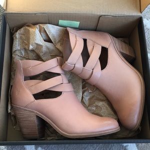 NWT Frye Pale Blush Cameron Twist Bootie - sz 8.5